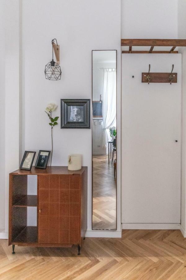 Menabrea 33 - Stylish Apartment! มิลาน ภายนอก รูปภาพ